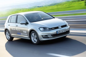 Der Golf TGI kann sowohl mit Erdgas als auch Benzin betrieben werden. Foto: VW/Auto-Reporter.NET