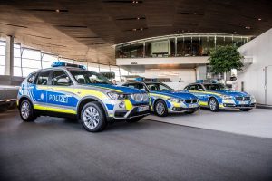 BMW hat mehrere Sonderfahrzeuge an die Polizei Bayern ausgeliefert. Bildquelle: BMW Group